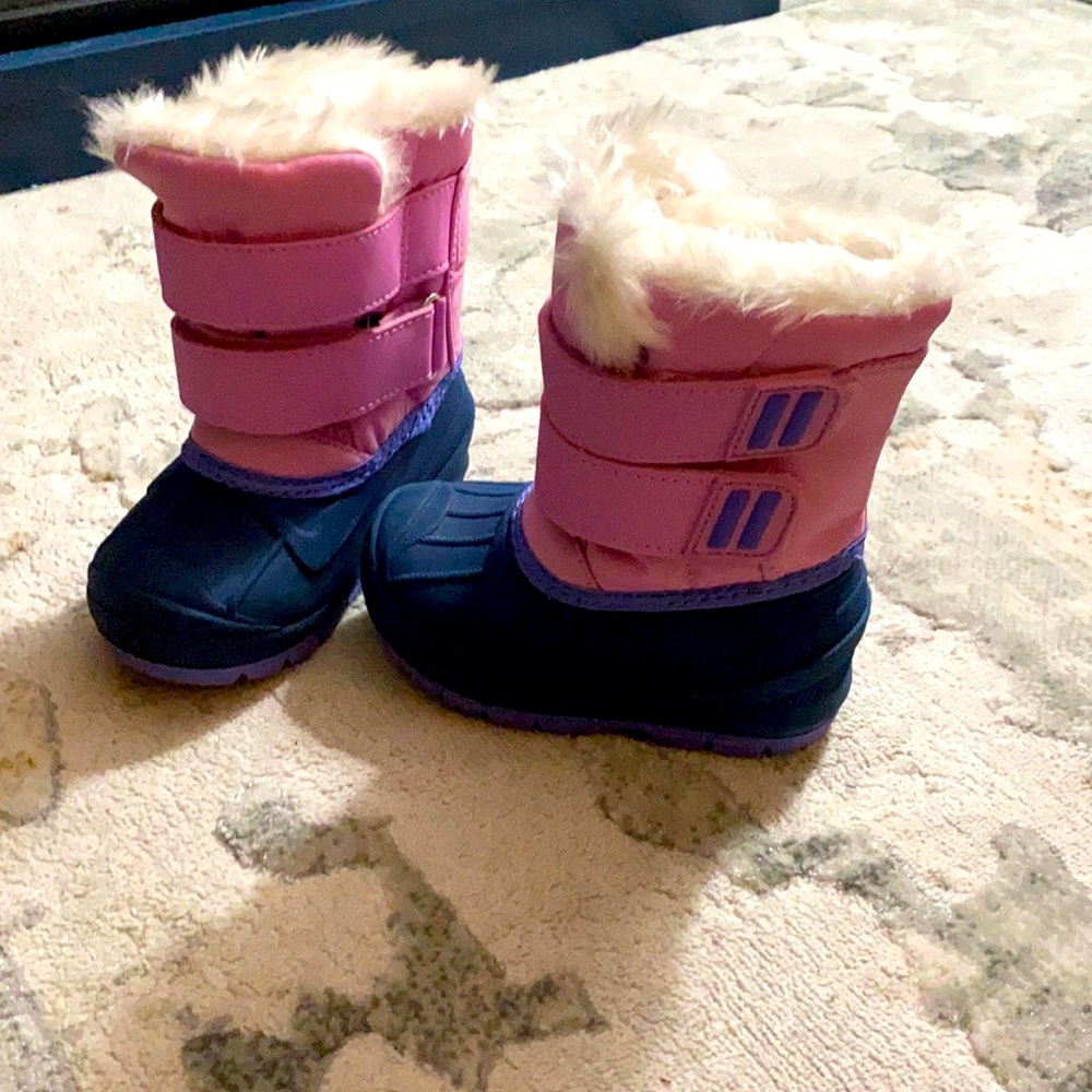 Toddler snow boots size 5